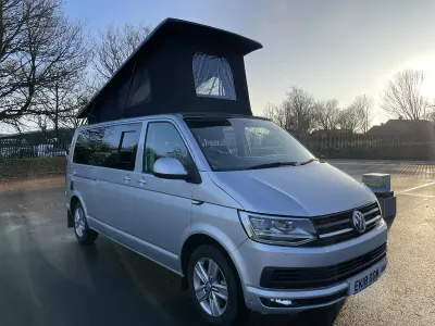 Usado VW Transporter Highline 2018 Prateado Van