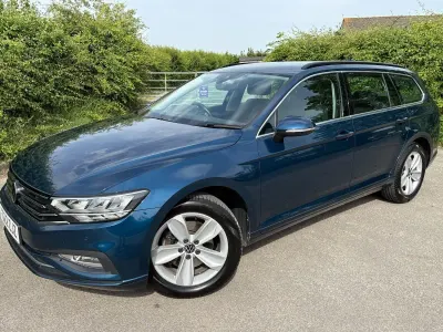 Used VW Passat SE 150 HP (110 kW) 2022 Blue Estate