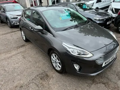 Used Ford Fiesta Zetec 100 HP (73 kW) 2018 Grey Hatchback