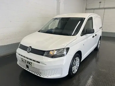 Usado VW Caddy S 102 HP (75 kW) 2021 Branco Monovolume
