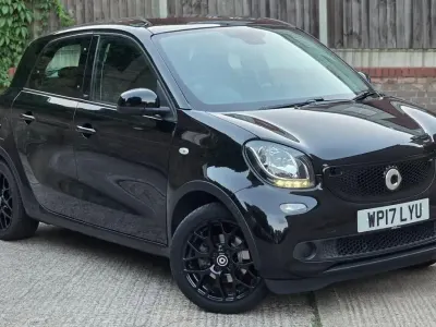 Used Smart ForFour Premium 90 HP (66 kW) 2017 Black Hatchback