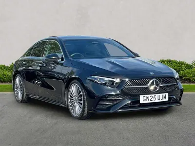 Usado Mercedes A200 AMG Line Premium Plus 161 CV (118 kW) 2025 Negro Berlina