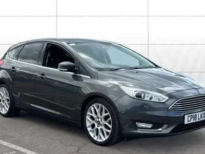 Gebraucht Ford Focus Titanium X 120 PS (88 kW) 2017 Grau Kleinwagen