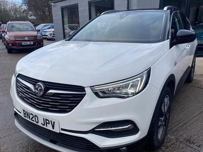 Used Vauxhall Grandland X SRi 130 HP (95 kW) 2020 White SUV