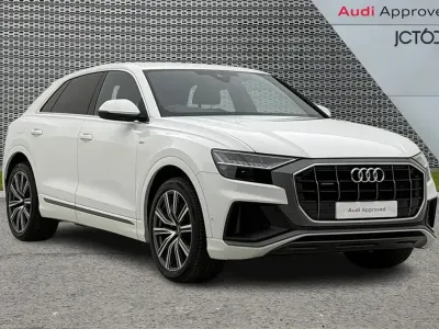Używany Audi Q8 S-Line 286 KM (210 kW) 2022 Biały SUV