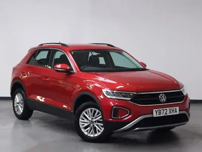 Begagnad VW T-Roc Life 150 HK (110 kW) 2023 Röd SUV