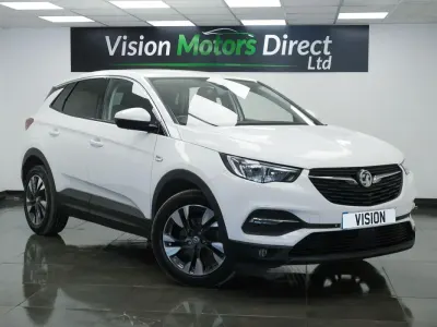 Used Vauxhall Grandland X Sport 120 HP (88 kW) 2018 White SUV