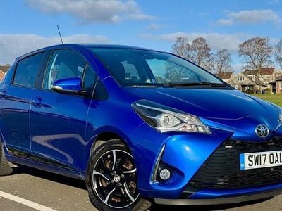Usado Toyota Yaris Design 111 HP (81 kW) 2017 Azul Citadino