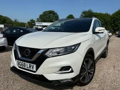Used Nissan Qashqai N-Connecta 116 HP (85 kW) 2018 White SUV