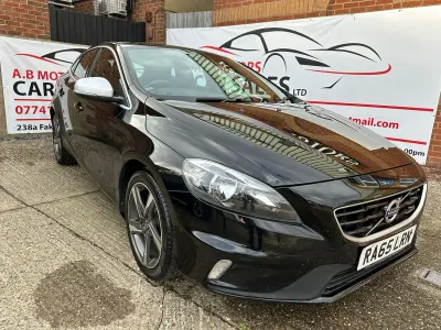 Used Volvo V40 R-Design 122 HP (89 kW) 2016 Black Hatchback