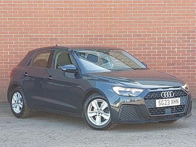 Usado Audi A1 Design 110 HP (80 kW) 2023 Cinzento SUV