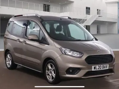 Used Ford Tourneo Courier Zetec 100 HP (73 kW) 2020 Silver MPV