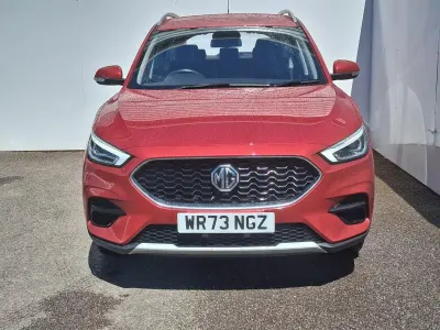 Käytetty MG ZS Excite 106 HP (77 kW) 2023 Punainen Katumaasturi