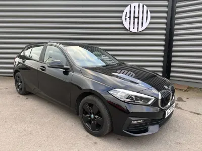 Begagnad BMW 116 Comfort Edition 2021 Svart Halvkombi