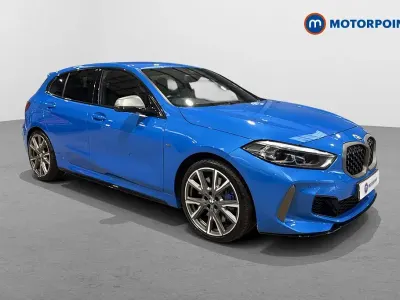 Begagnad BMW M135 2021 Blå Halvkombi