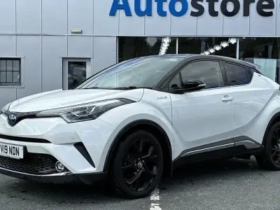 Used Toyota C-HR 122 HP (89 kW) 2019 White SUV