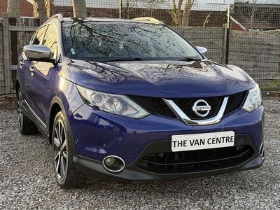 Blue Used 2015 Nissan Qashqai Tekna SUV | £5,985 (Fair price)