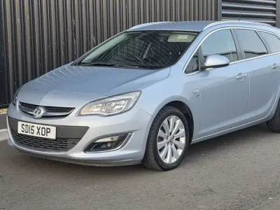 Used Vauxhall Astra Elite 115 HP (84 kW) 2015 Silver Estate