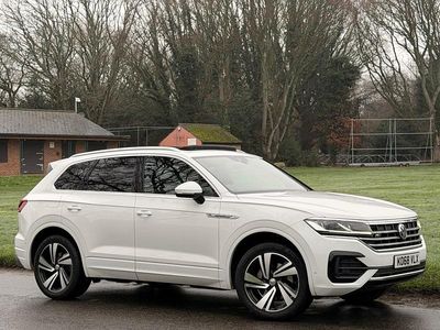 White Used 2019 VW Touareg R-line SUV | £19,995 (Fair price)