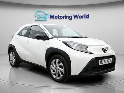 Begagnad Toyota Aygo X PURE 71 HK (52 kW) 2022 Vit SUV