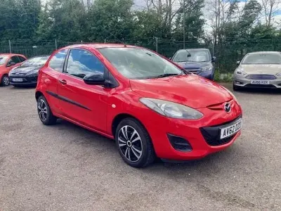 Used Mazda 2 75 HP (55 kW) 2012 Red Hatchback