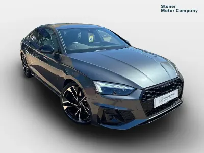 Usado Audi A5 Black Edition 190 HP (139 kW) 2023 Cinzento Coupé