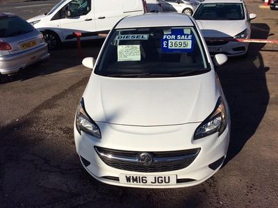 Used Vauxhall Corsa 95 HP (69 kW) 2016 White Hatchback