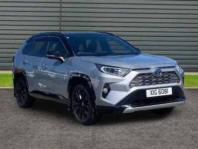 Usado Toyota RAV4 218 CV (160 kW) 2021 Plateado SUV