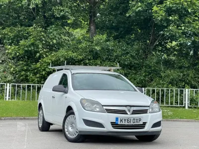 Used Vauxhall Astra Club 2011 White Van