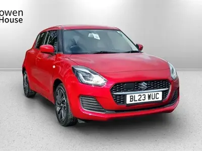 Begagnad Suzuki Swift SZ-L 83 HK (61 kW) 2023 Röd Halvkombi