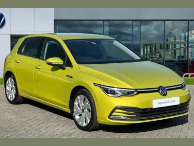 Used VW Golf VIII Style 147 HP (108 kW) 2023 Yellow Hatchback