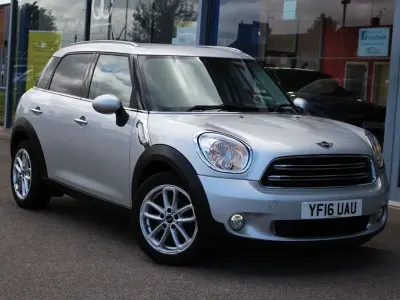 Used Mini Cooper D Countryman 112 HP (82 kW) 2016 Silver SUV