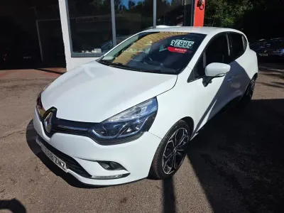 Used Renault Clio Iconic 2018 White Hatchback