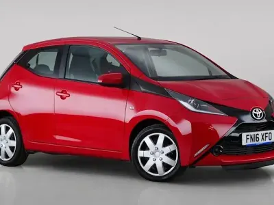Used Toyota Aygo X-play 69 HP (50 kW) 2016 Red Hatchback