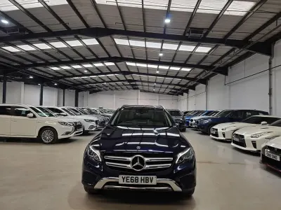Used Mercedes GLC250 Premium Plus 204 HP (150 kW) 2019 Blue Estate