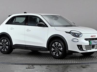 Used Fiat 600 Red 114 kW (156 HP) 2025 White Hatchback