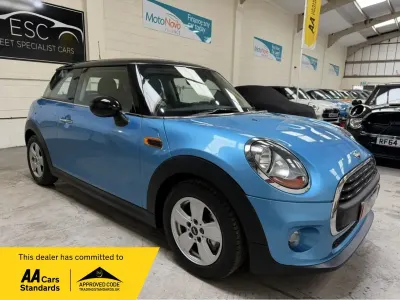 Used Mini ONE Hatch 102 HP (75 kW) 2017 Blue Hatchback