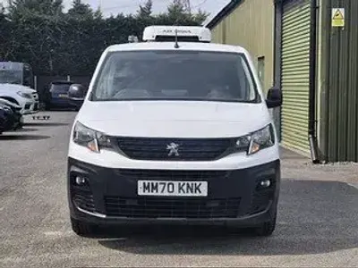 Begagnad Peugeot Partner 131 HK (96 kW) 2020 Vit Minibuss