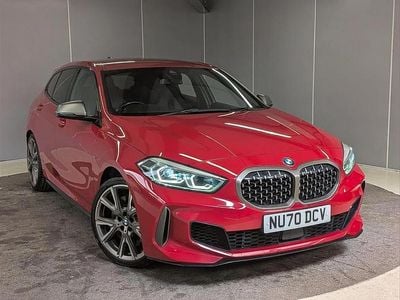 Käytetty BMW M135 Comfort Edition 301 HP (221 kW) 2021 Punainen Viistoperä