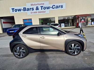 Used Toyota Aygo X 72 HP (52 kW) 2023 Beige SUV