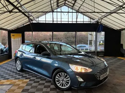 Used Ford Focus Titanium 120 HP (88 kW) 2018 Blue Hatchback