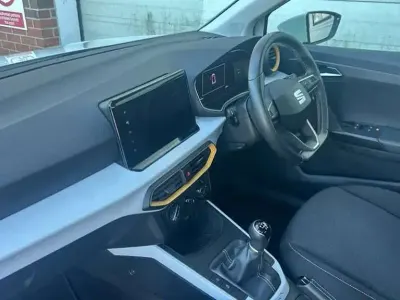 Used Seat Arona SE Technology 95 HP (69 kW) 2023 White SUV