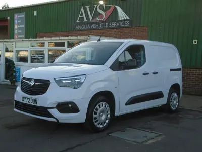Used Vauxhall Combo Sportive 100 HP (73 kW) 2022 White MPV