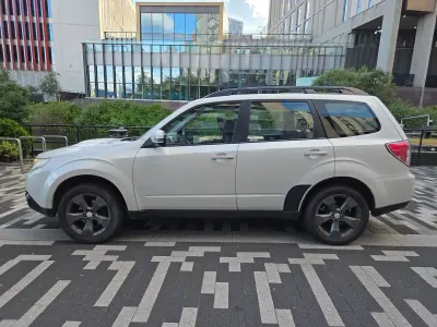 Used Subaru Forester 2011 White SUV