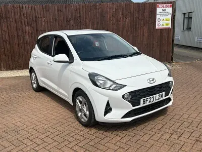 Used Hyundai i10 SE 67 HP (49 kW) 2023 White Hatchback