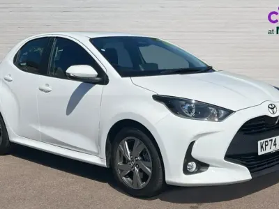 Used Toyota Yaris 116 HP (85 kW) 2024 White Hatchback
