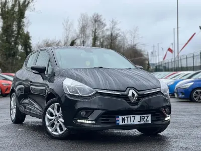 Used Renault Clio Dynamique 90 HP (66 kW) 2017 Black Hatchback