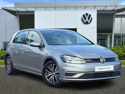 Used VW Golf VII SE 131 HP (96 kW) 2018 Silver Hatchback