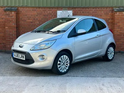 Usado Ford Ka Zetec 69 HP (50 kW) 2010 Prateado Citadino