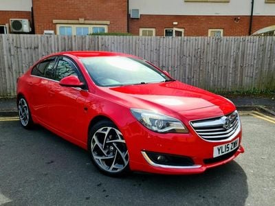 Used Vauxhall Insignia SRi 140 HP (102 kW) 2015 Red Hatchback